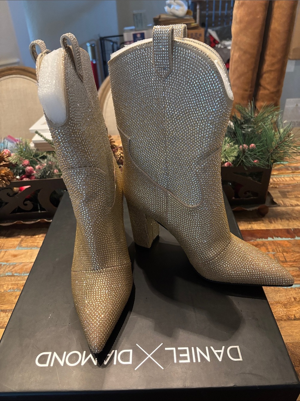 Brand New Daniel Diamond Glitter Gold Johny Guitar Booties MSRP $395 Size 7.5